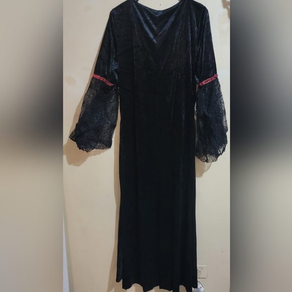 Vampire costume - Picture 9 of 15